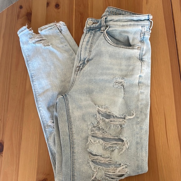American Eagle Outfitters Denim - American Eagle Mom Jeans 2 Regular